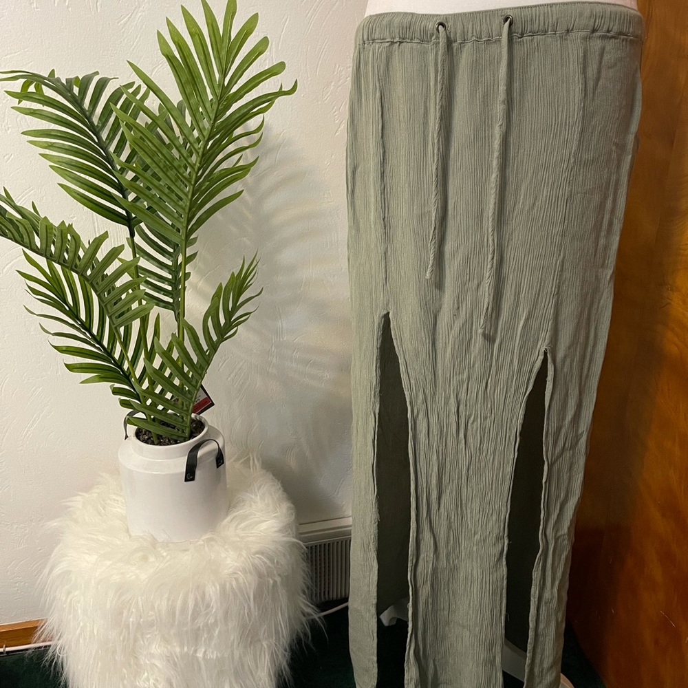 Forever 21 Green Long Skirt with Tie Strings Super Light Flowy Size Medium